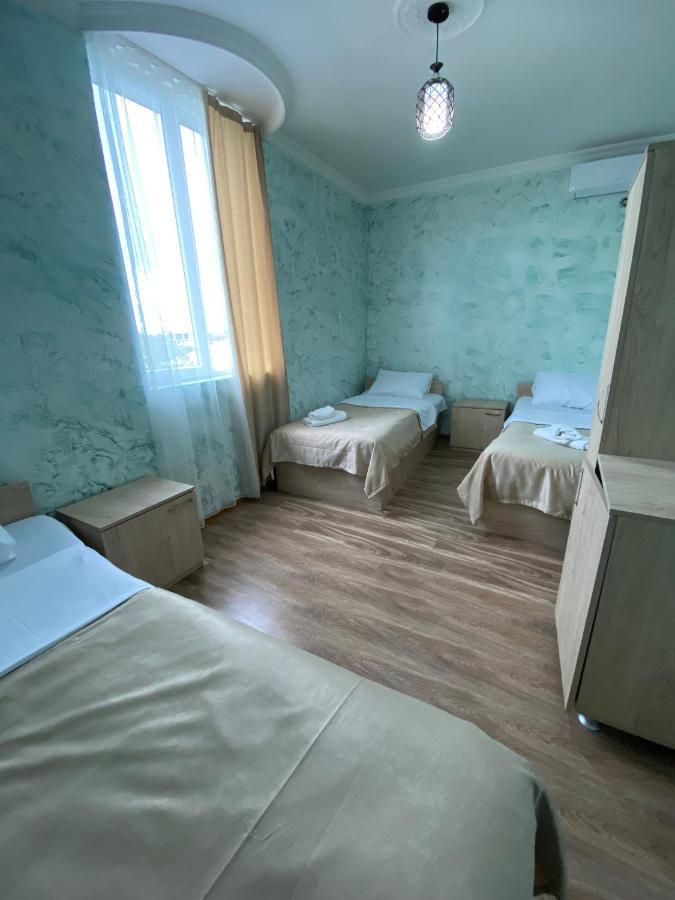 Hotel Holiday House Chkonia Batumi Exterior foto