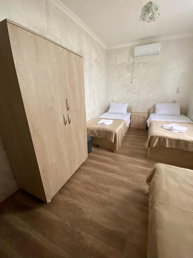 Hotel Holiday House Chkonia Batumi Exterior foto
