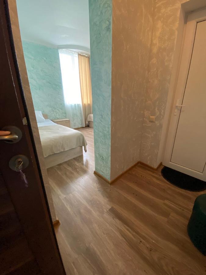 Hotel Holiday House Chkonia Batumi Exterior foto