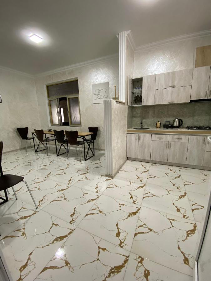 Hotel Holiday House Chkonia Batumi Exterior foto