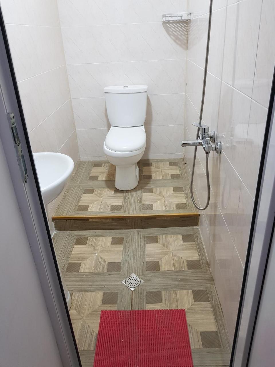 Hotel Holiday House Chkonia Batumi Exterior foto